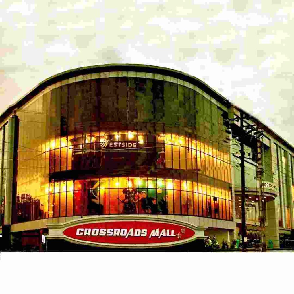 CrossRoads Mall front view